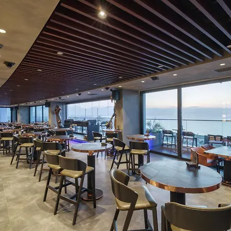 Grand Sapphire & Casino 5* Trikomo