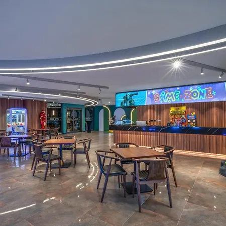 Hotel Grand Sapphire & Casino Trikomo