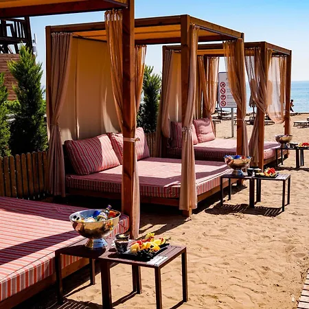 Hotel Grand Sapphire & Casino Trikomo