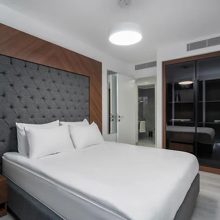 Grand Sapphire & Casino Otel
