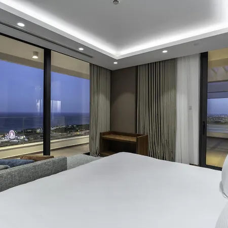 Hotel Grand Sapphire & Casino Trikomo