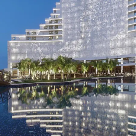 Grand Sapphire & Casino ホテル 5*