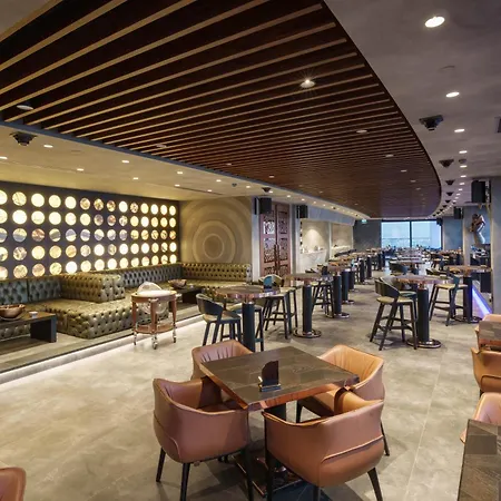 Grand Sapphire & Casino 5* Trikomo