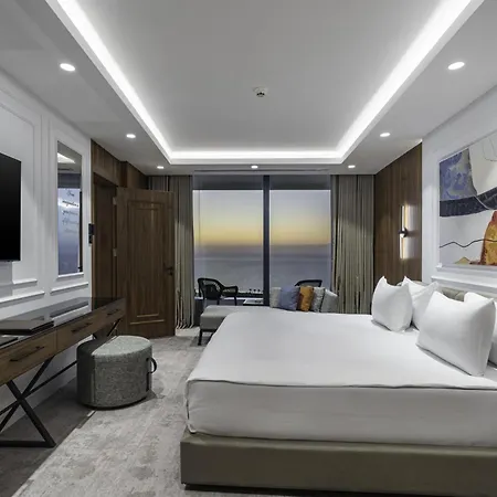 Grand Sapphire & Casino