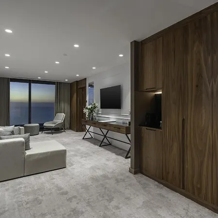 Grand Sapphire & Casino