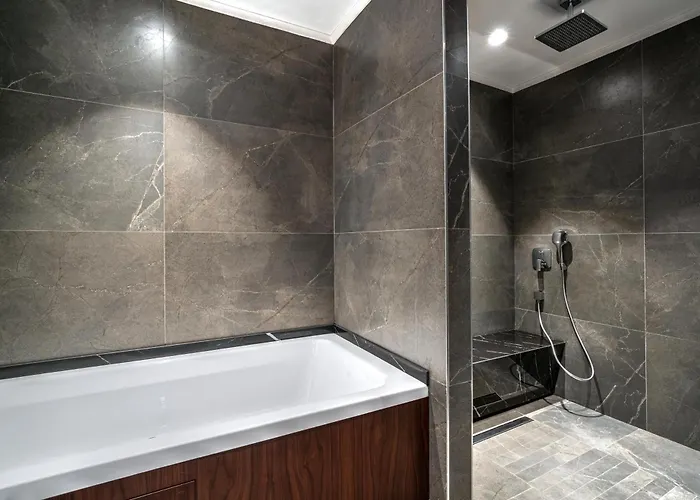 Grand Sapphire & Casino Hotel